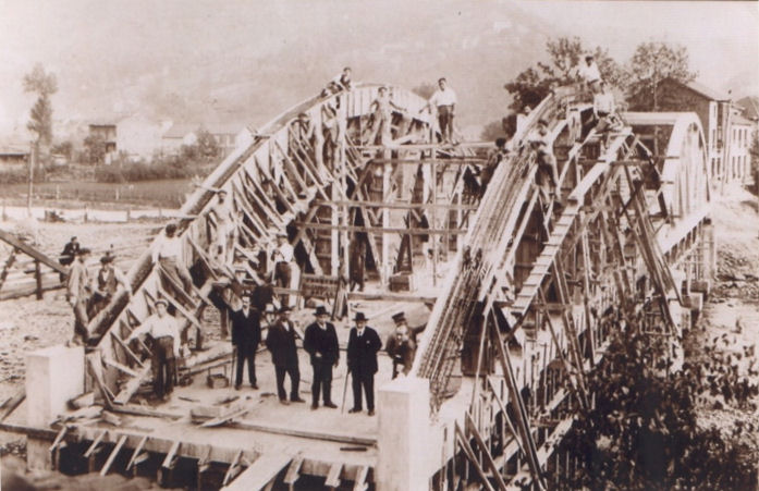 Construcción del Puente de La Oscura, El Entrego, 1927